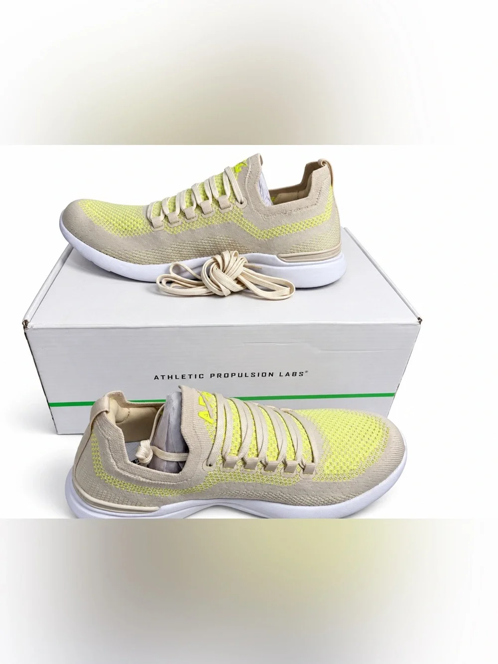 APL TechLoom Breeze Women’s 9 Beach Energy White NIB Extra Laces